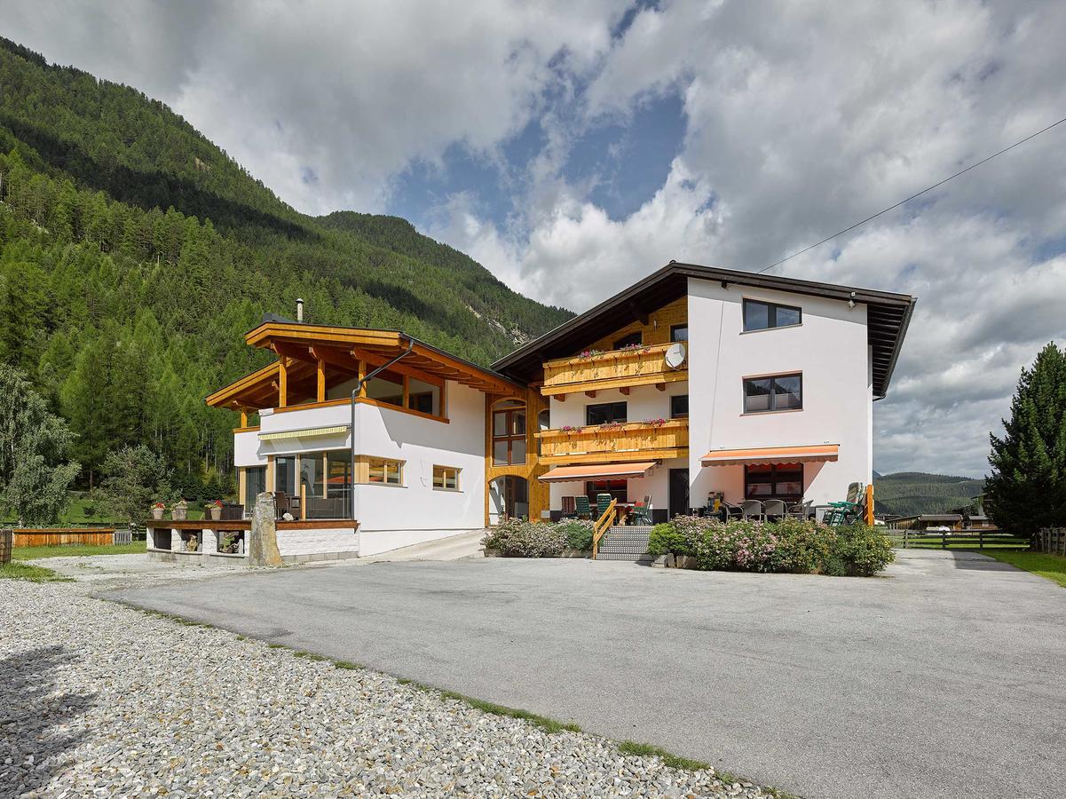 Villa Haus Frieda à Längenfeld Extérieur photo